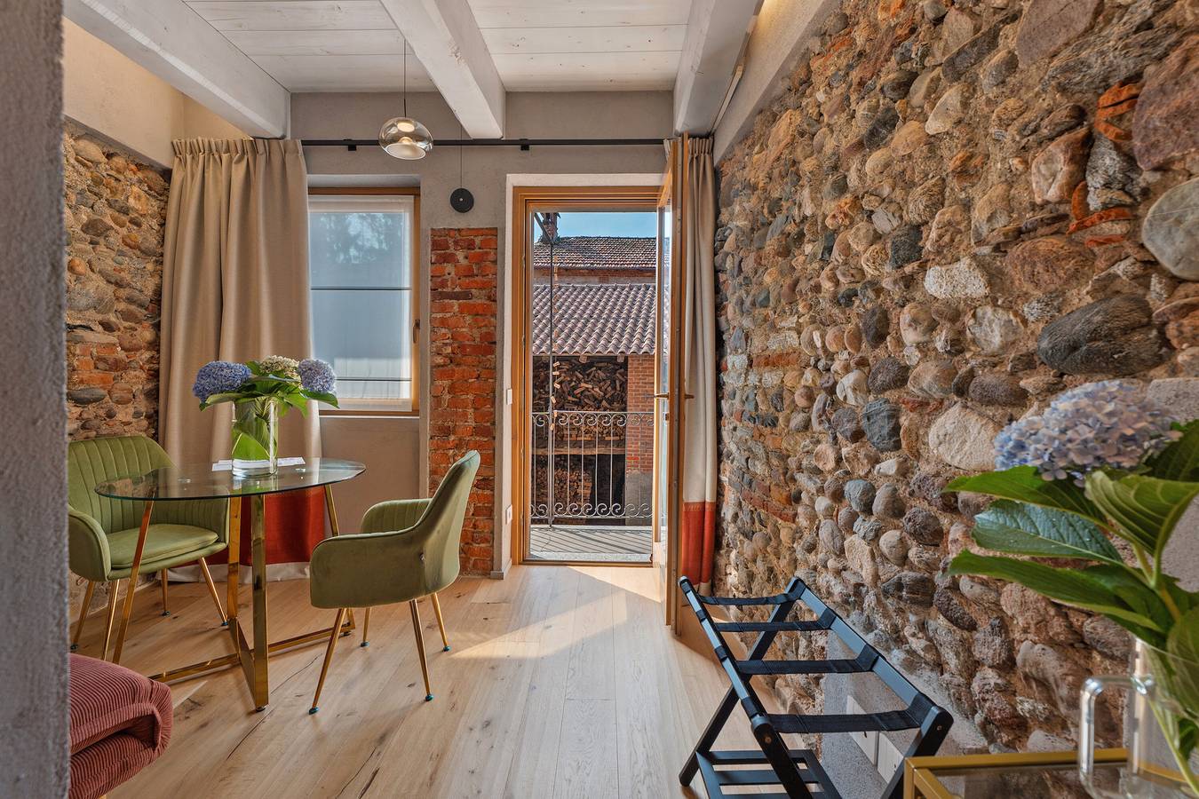 Camera 'Büscia' con Vista Montagna, Wi-Fi e Aria Condizionata in Borgomanero, Provincia di Novara