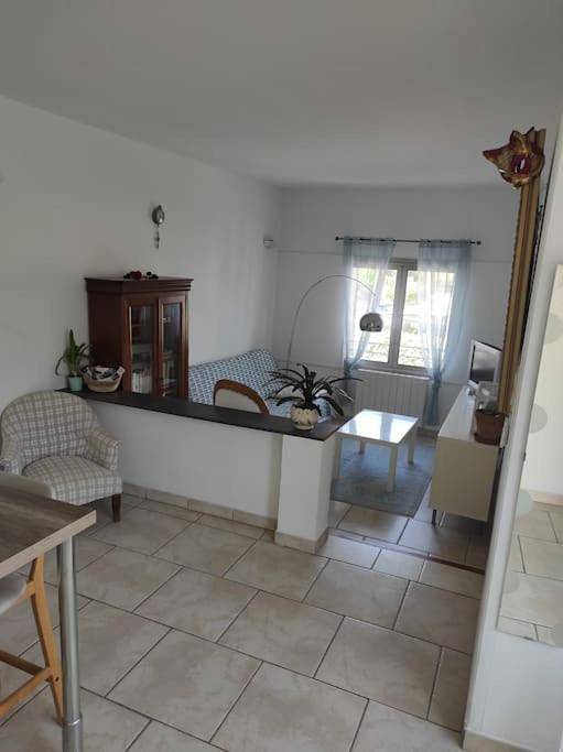 Gîte pour 4 personnes, avec jardin et vue dans Plage de La Gorguette - 2