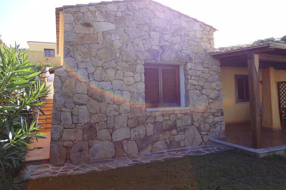 Haus mit Garten 100 m vom Meer in Baia Sant'Anna, Olbia-Tempio