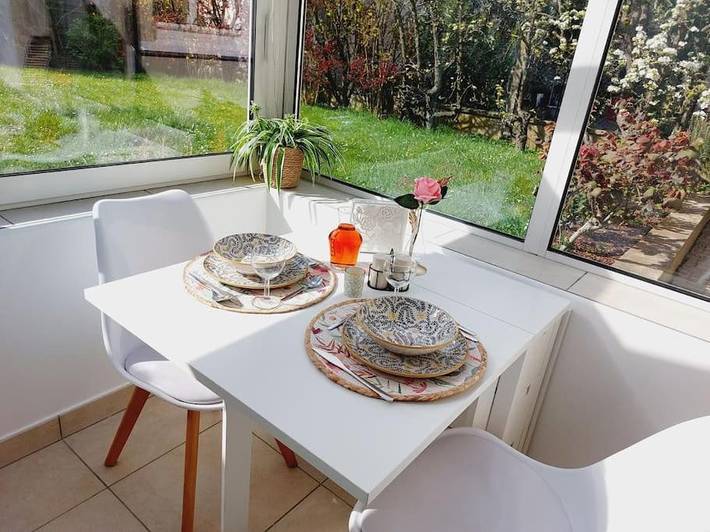 Gîte pour 4 personnes, avec jardin ainsi que terrasse et piscine à Paray-Vieille-Poste - 2