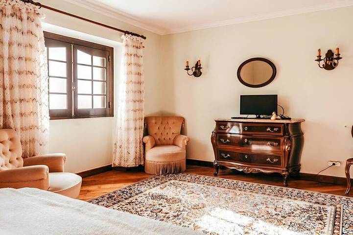 Location de vacances pour 7 personnes, avec jardin ainsi que balcon et piscine dans Mem Martins - 4