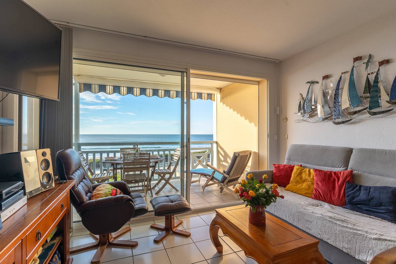 Appartement entier, Appartement "Première Ligne Plage" avec vue sur mer, terrasse et Wi-Fi in Mimizan Plage, Mimizan