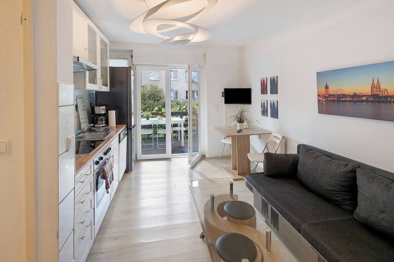 Appartement entier, Appartement 'Ferien und Messewohnung' avec balcon et Wi-Fi in Kalk (Cologne), Cologne
