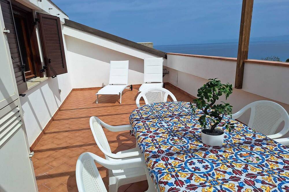 Ganze Wohnung, Michelino Terrace 2 - Parghelia in Parghelia, Vibo Valentia Provinz
