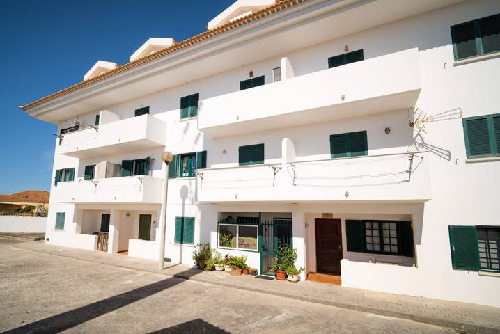 Glamping for 2 people, with balcony/terrace, child-friendly in Portugal