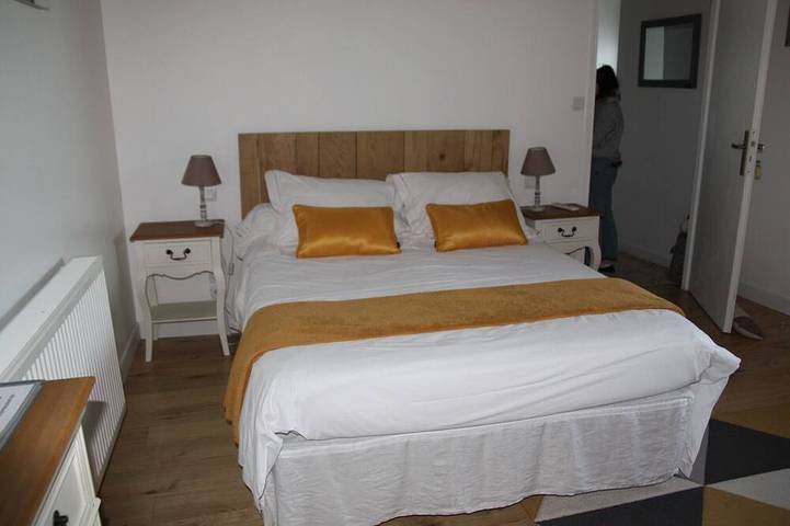 Chambre d’hôte pour 2 personnes, avec jardin et piscine