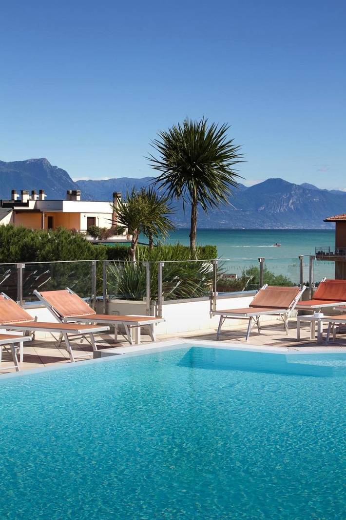 Hotel per 2 persone, con Balcone e Terrazza nonché Giardino e Piscina in 