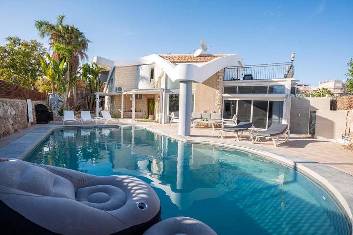 Chalet para 18 personas, con jardín y piscina además de terraza y vistas, Se admiten mascotas - 1