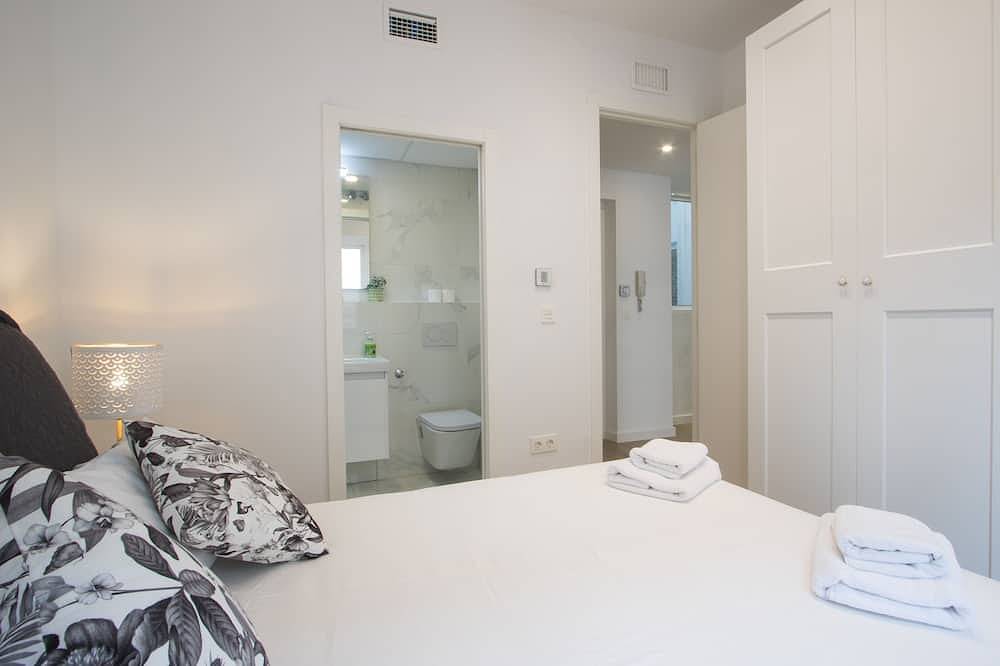 Apartamento entero, * Nuevo en Ha * Hermoso apartamento con aire acondicionado, a 4 minutos de la playa, en el centro de la ciudad. in El Barrio, Alicante