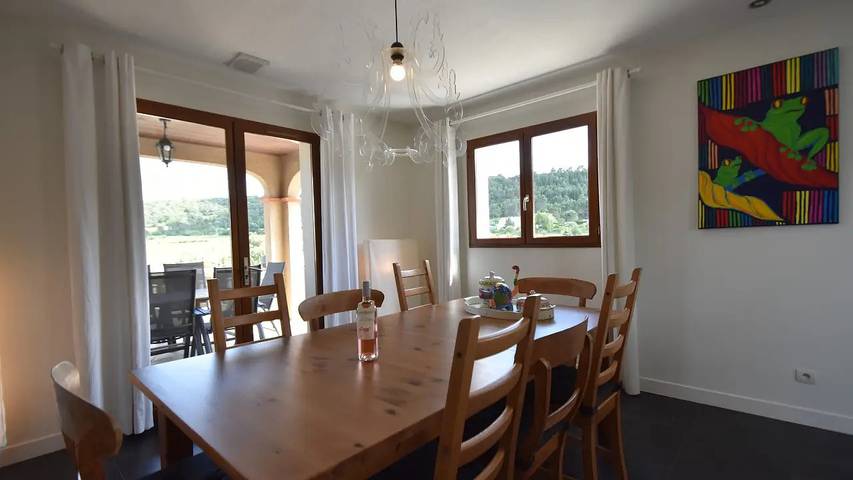 Location de vacances pour 9 personnes, avec jardin ainsi que terrasse et piscine à Montbrun-des-Corbières - 3