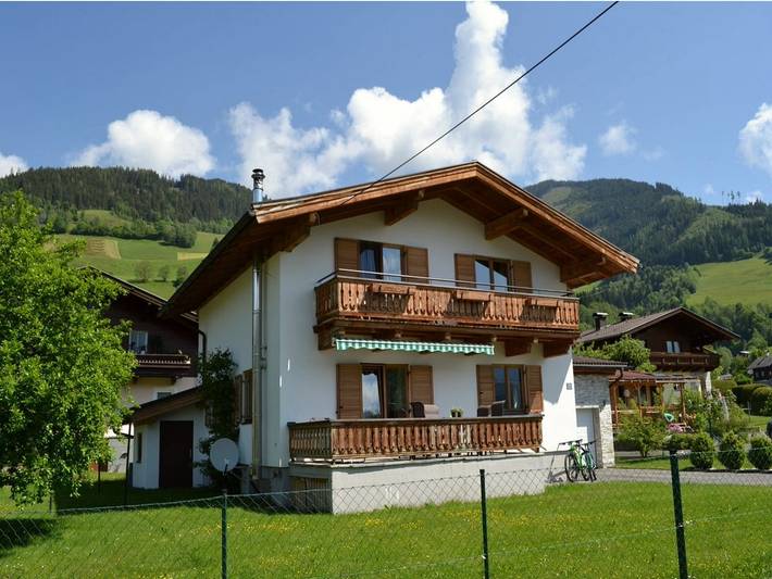 Ferienhaus für 10 Personen, mit Balkon und Terrasse sowie Garten in Piesendorf