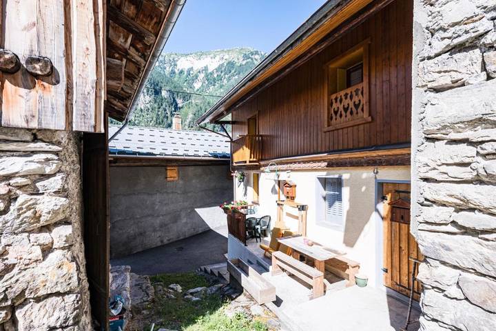 Gîte pour 6 personnes, avec vue et balcon, adapté aux familles à Planay - 2