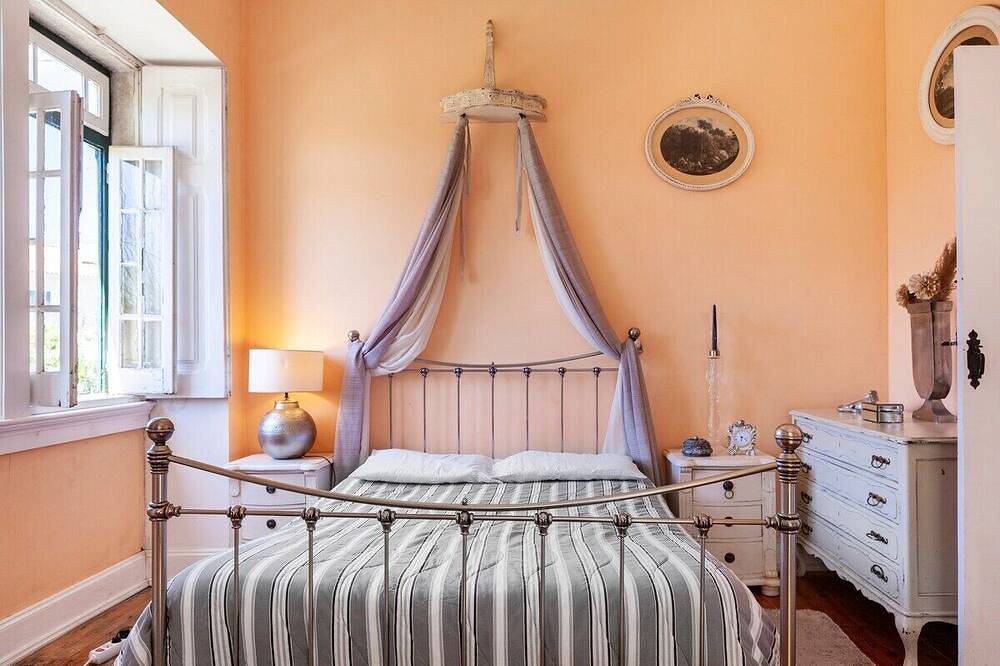 B&B Rose Room Cosy and Sweety in Ramalhal, Lisbon District