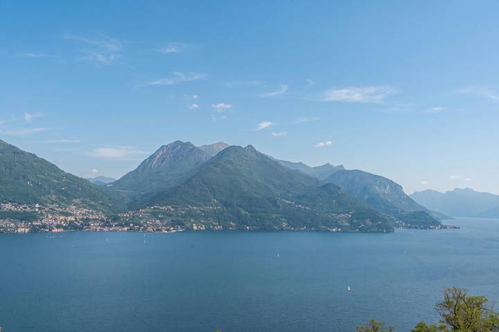 Ferienhaus für 10 Personen, mit Balkon und Kinderpool sowie Seeblick in Santa Maria Rezzonico