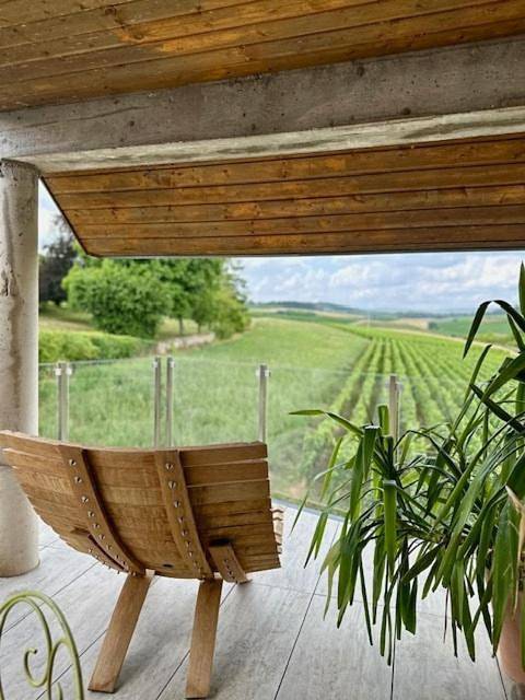 Location de vacances pour 4 personnes, avec Terrasse ainsi que Jardin et Vue à Marey-lès-Fussey