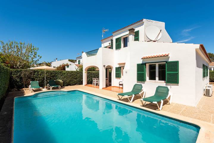 Casa vacacional para 6 personas, con jardín y balcón en Menorca