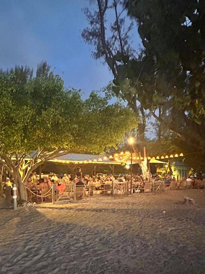 Location de vacances pour 6 personnes, avec jardin ainsi que piscine et vue, animaux acceptés à Cherveux - 4