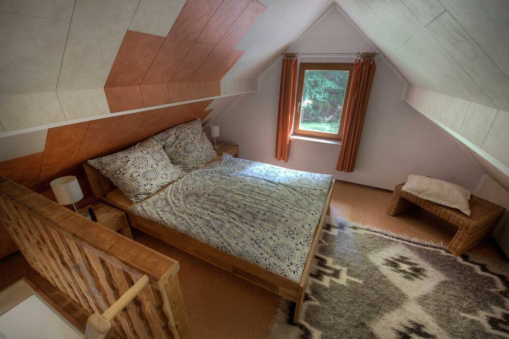 Ferienhaus Jägerhaus Oppach ( Alleinlage mit See) - Privatunterkunft Oppach in Oppach, Oberlausitz-Niederschlesien