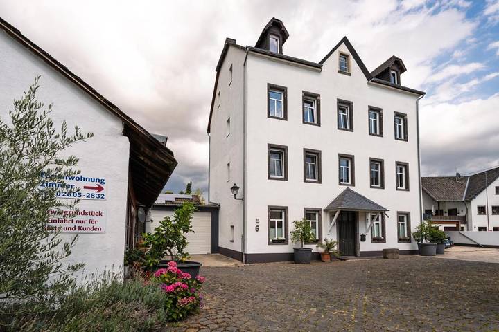 Ferienwohnung für 2 Personen, mit Terrasse und Garten in Münstermaifeld