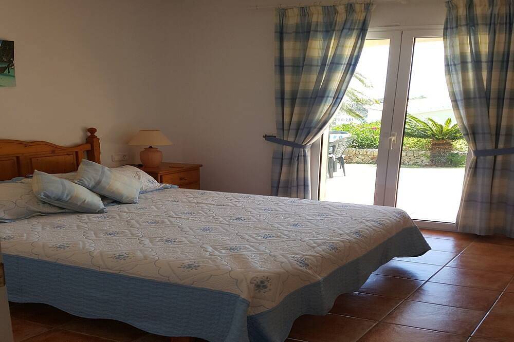 Moderne Villa mit eigenem Pool und Blick auf den Yachthafen. in Port d'Addaia, Es Mercadal