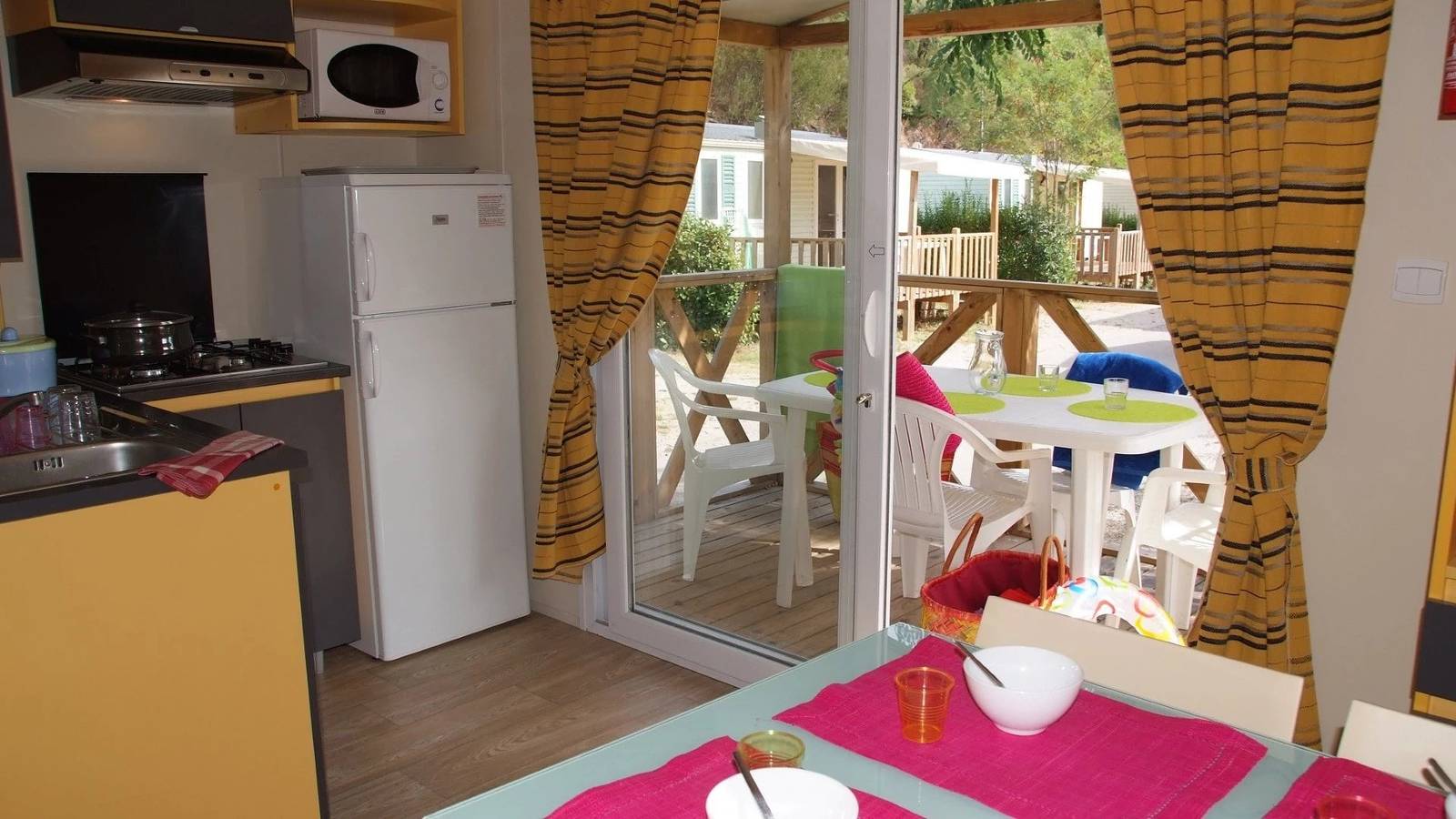 Zecamping 4* 1km plage espace aquatique animations mobil-home Tv 24m2 in Saint-Raphaël, Côte méditerranéenne (France)