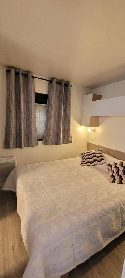 Location de vacances pour 6 personnes, avec piscine ainsi que jardin et terrasse à Herm - 4