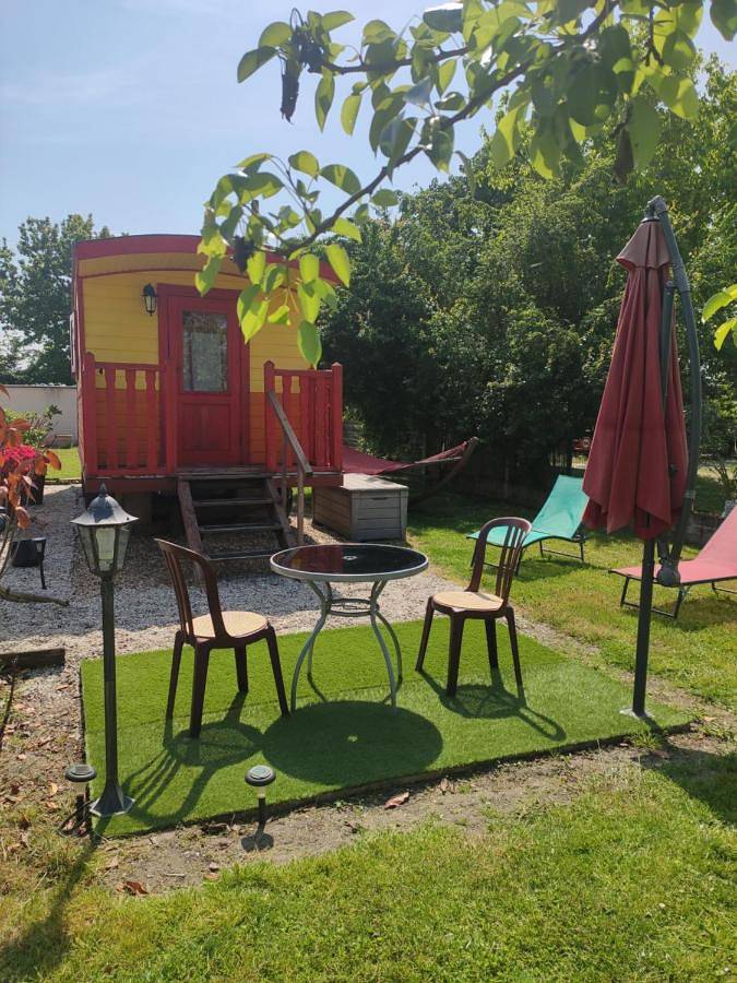 Maison pour 2 personnes, avec Balcon ainsi que Terrasse et Jardin à Cour-Cheverny