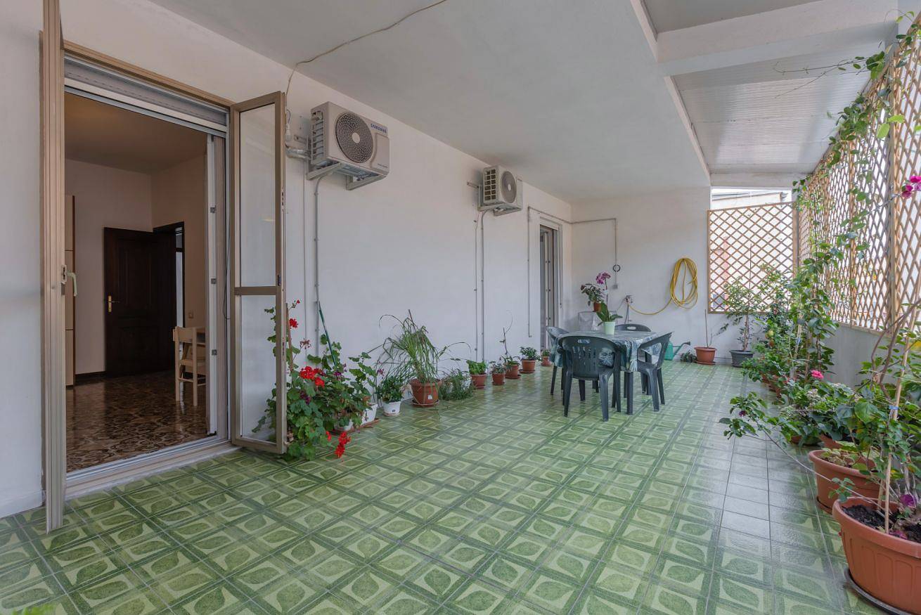 Entire apartment, Cagliari Comfy Apartment with Terrace & Netflix! in Quartu Sant'Elena, Campidano