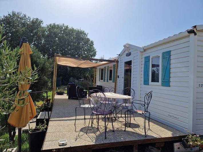 Camping pour 5 personnes, avec Terrasse et Jardin ainsi que Piscine et Vue