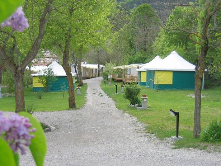 Camping pour 5 personnes, avec Terrasse et Jardin
