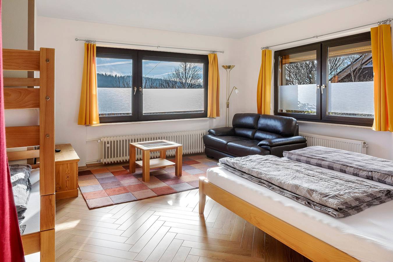 Geheel appartement, Appartement 'Haus Wintersonne - Fewo Luchs' met privé terras, gedeelde tuin en Wifi in Feldberg (Schwarzwald), Feldberg