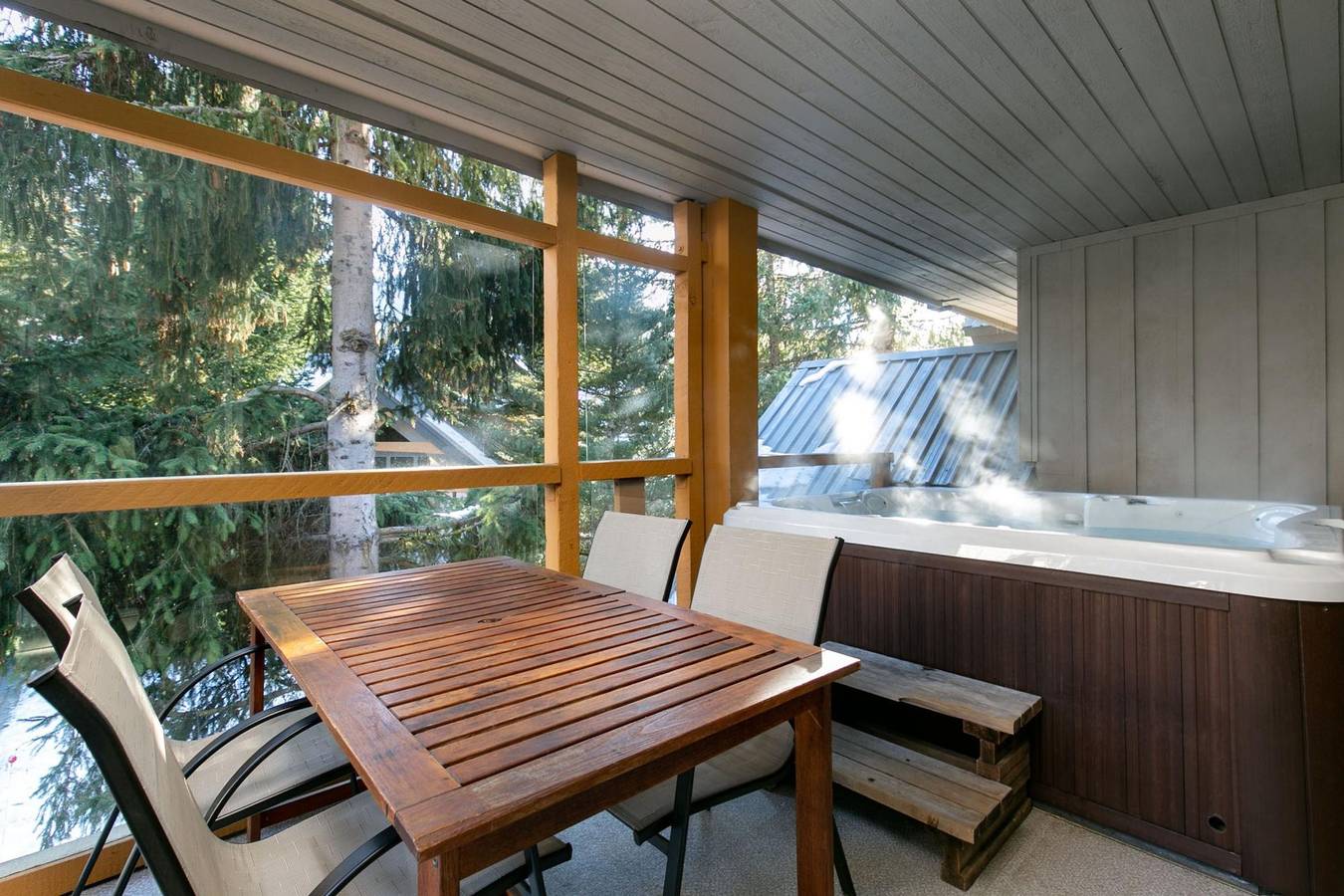Geheel appartement, 2Br Townhome with private hot tub and pool. Gr 71 in Whistler, Whistler Blackcomb