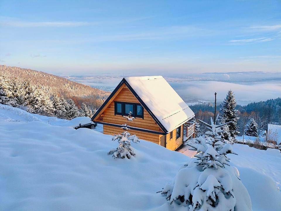 Górskie domki w Karkonoszach z widokiem in Zachełmie, Sudety (Polska)