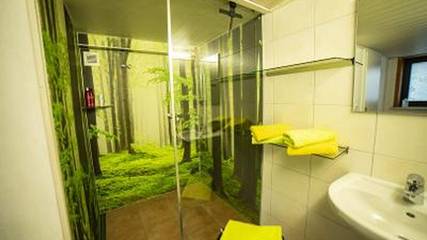 Ferienwohnung für 4 Personen, mit Terrasse und Garten in Neuhaus am Rennweg