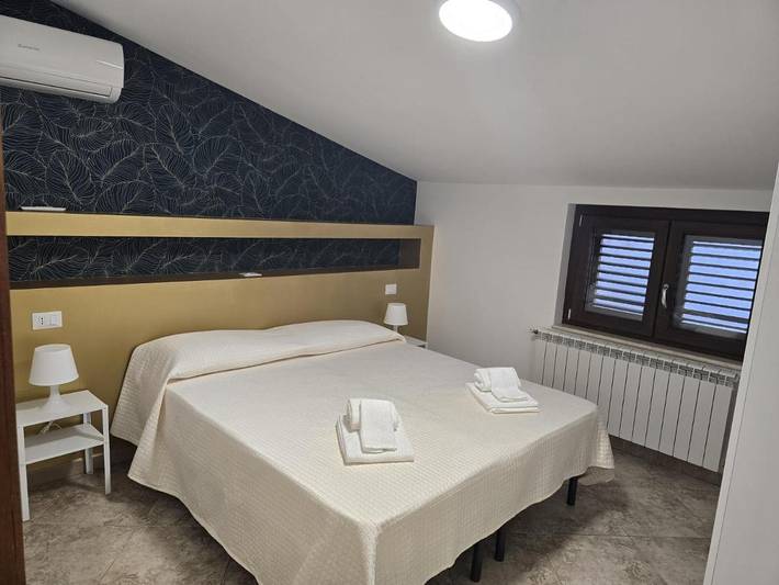 Location de vacances pour 2 personnes, avec Terrasse et Vue à Lercara Friddi - 2