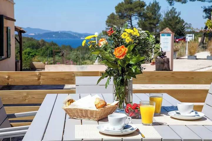 Gîte pour 6 personnes, avec piscine