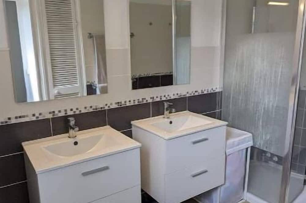 Maison avec Jacuzzi proche de Paris et Versailles in Noisy-le-Roi, Yvelines