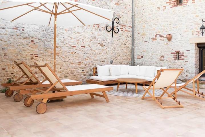 Location de vacances pour 13 personnes, avec terrasse et piscine ainsi que vue et jardin à Castelnau-de-Lévis - 4