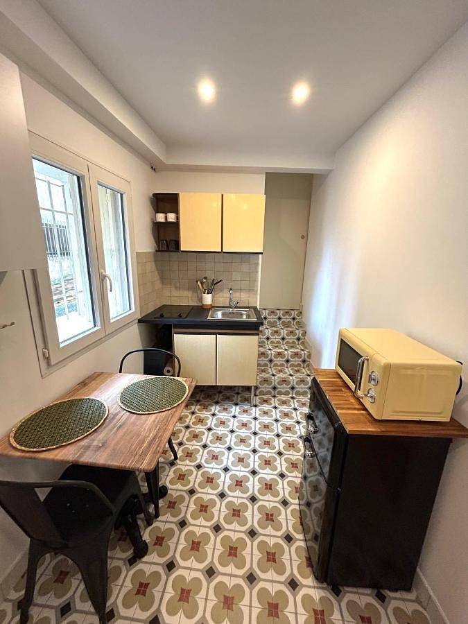 Appartement entier, One-Bedroom Apartment in Gémenos, Région de Marseille