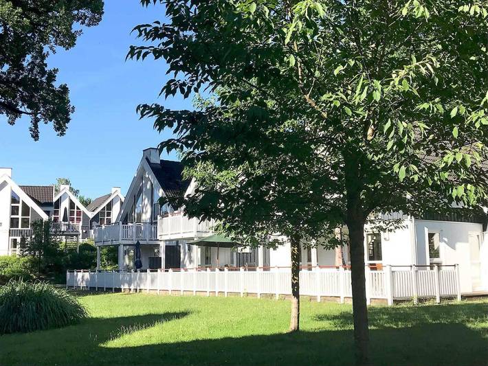 Ferienhaus für 8 Personen, mit Balkon und Terrasse sowie Whirlpool und Garten in Berlin Umland - 4