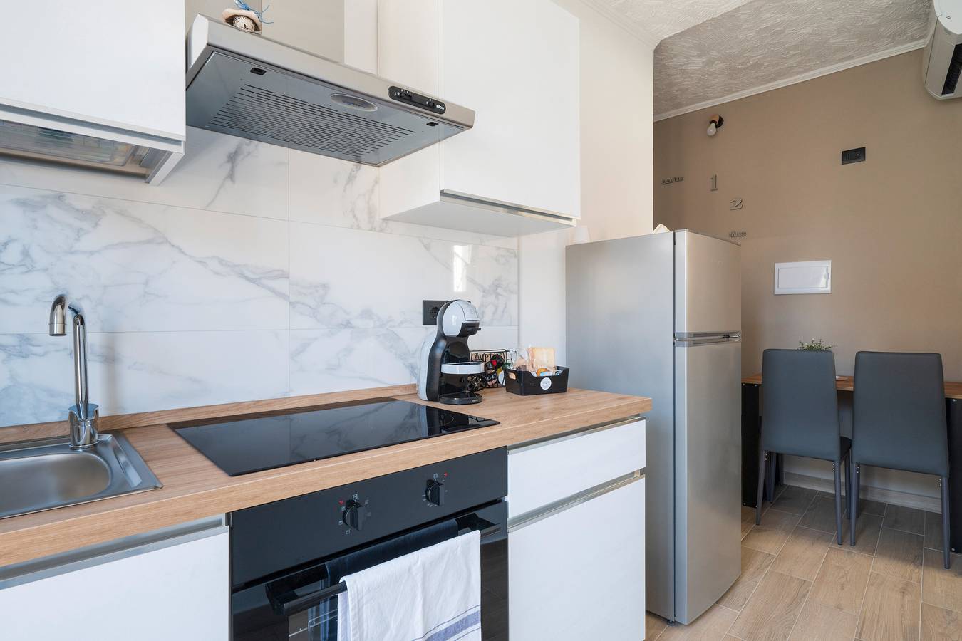 Apartamento entero, Apartamento 'Il Filo Azzurro 2' con vistas al mar, Wi-Fi y aire acondicionado in Ulassai, Barbagia