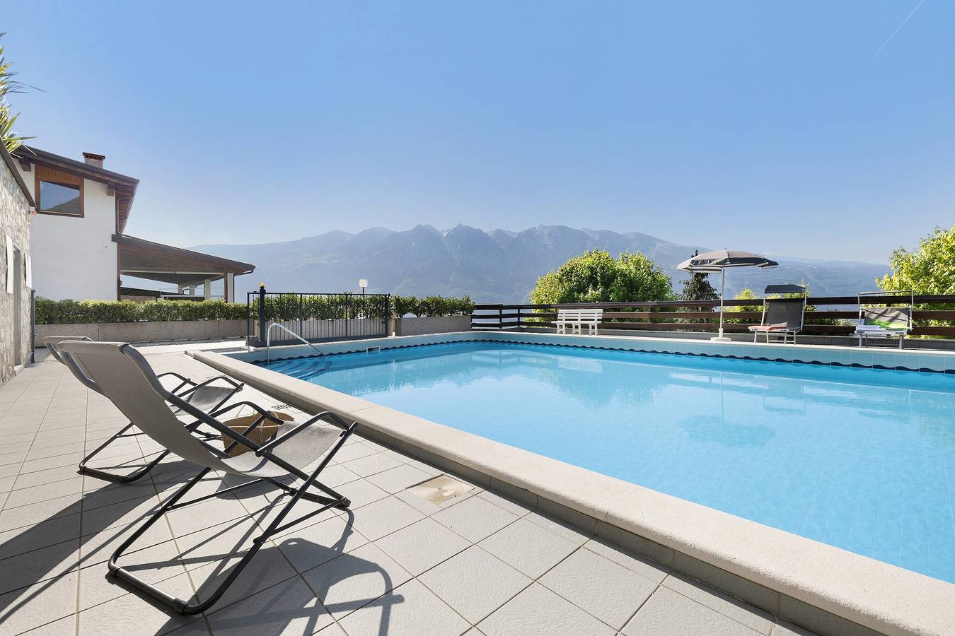 Ganze Wohnung, Ferienwohnung "Casa Lucy" mit Seeblick, Gemeinschaftspool und Wlan in Pregasio, Tremosine