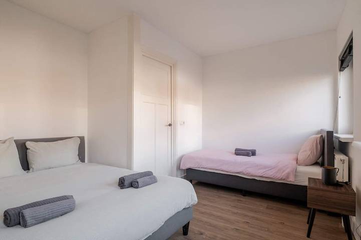 Appartement entier, Central Rotterdam Apt: 5 Min to Station in Rotterdam, Hollande-Méridionale