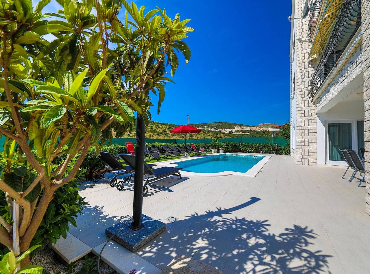 Villa für 10 Personen mit Balkon in Trogir, Split-Dalmatien