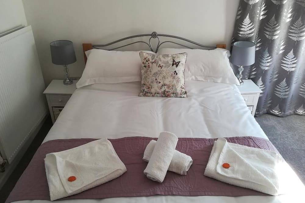 Cottage close to Beach, Pub & Amenities in Charmouth, Dorset