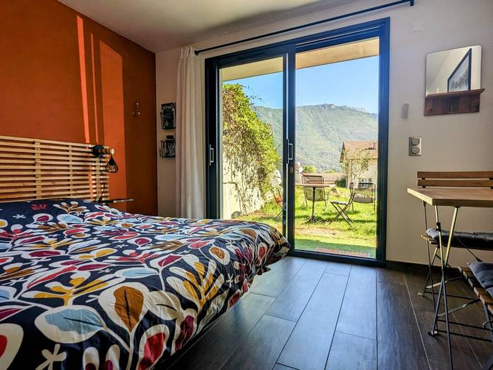 Gîte pour 2 personnes, avec jardin à Doussard