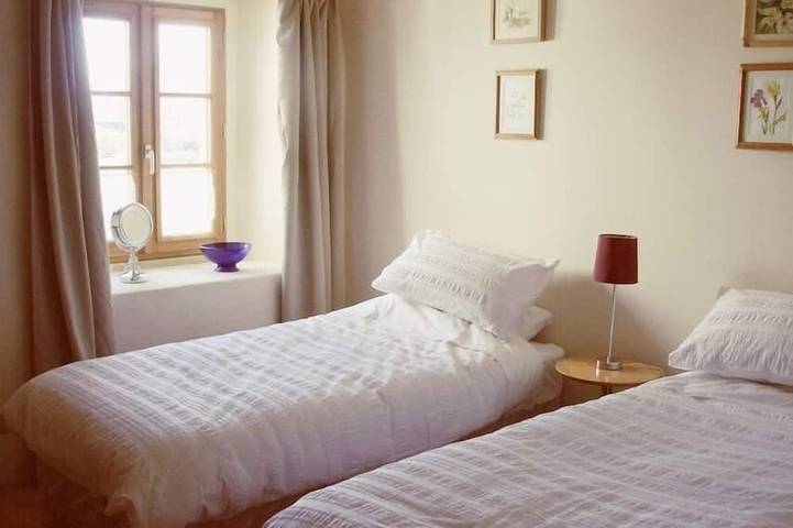 Gîte pour 6 personnes, avec jardin, animaux acceptés à Berrie - 4