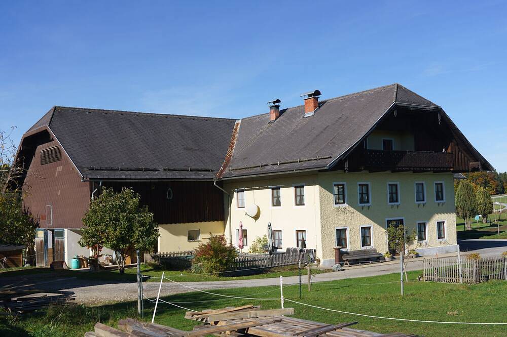 Exklusive Bauernhaus-Idylle für bis zu 8 Gäste in Seeham, Bezirk Salzburg-Umgebung