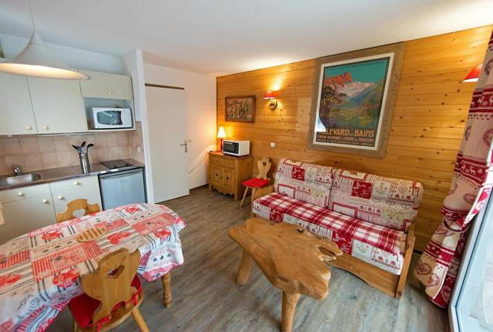 Gîte pour 4 personnes, avec vue ainsi que piscine et balcon à Allevard - 2