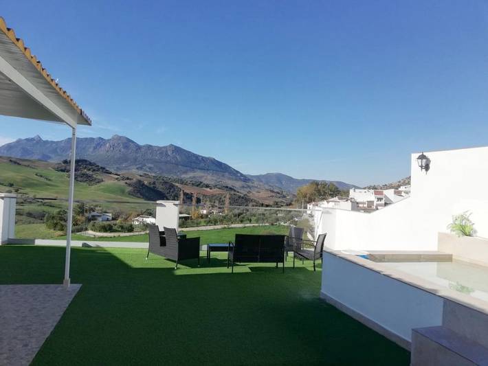 Casa rural para 14 personas, con terraza además de piscina y vistas en Montecorto - 3